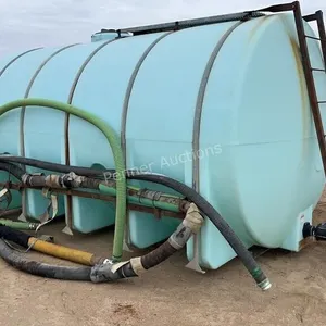 5,000 Gallon Poly Water Tank w/ Hold Downs & Hose