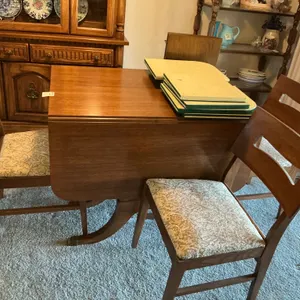 Expandable Dining Table and  4 Chairs