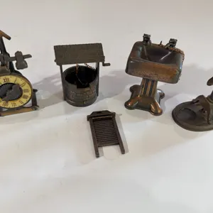 Vintage Doll House Miniatures