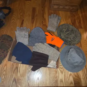 Hat and gloves
