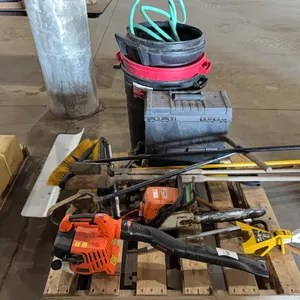 Stihl 029 Super 16” gas chainsaw, Vevor gas leave blower, post hole digger & assorted hand tools