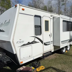 2003 KTS 25' Kustom Koach Travel Trailer (2nd owner) *THIS ITEM AVAILABLE FOR WEBCAST AND LIVE ON-SITE BIDDING