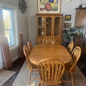 Oak China cabinet and dining room table (two leafs) *THIS ITEM AVAILABLE FOR LIVE ON-SITE BIDDING ONLY