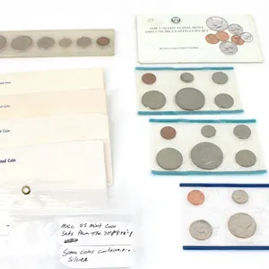 CURRENCY | MISC US MINT COIN SETS FROM THE 70'S AND 80'S