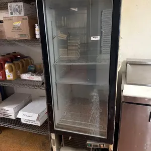 IDW SINGLE CLEAR DOOR REACH IN REFRIGERATOR