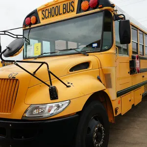 2001 International CE School Bus