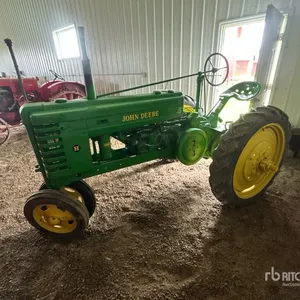 1940 John Deere H 2WD Narrow Front Antique Tractor