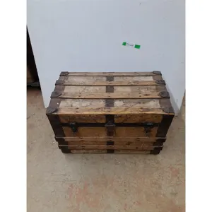 *Vintage Steamer Trunk/Storage Chest 16" x 28" x 18", PICKUP ONLY