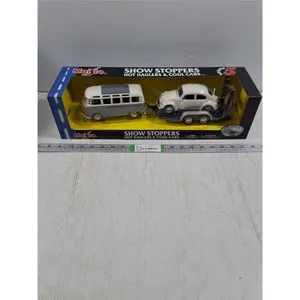 1:24 Maisto Show Stoppers-Volkswagen Van "Samba" and Beetle