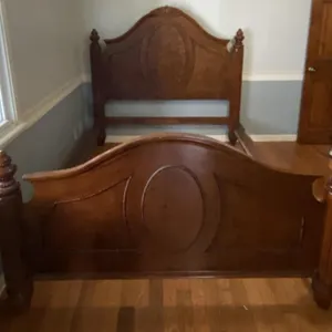 Michael Ashton Queen Size Bed