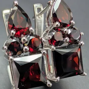 4ct Garnet and Silver Earrings