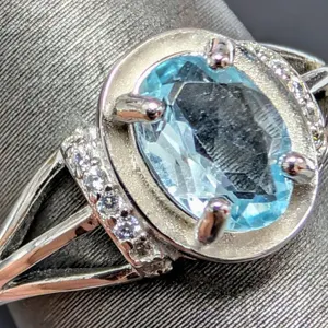1.5ct Blue Topaz & Silver Ring