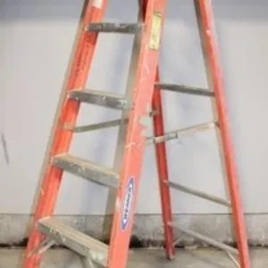 Werner 7' Fiberglass Step Ladder