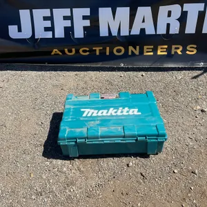 UNUSED MAKITA HM0870 DEMOLITION HAMMER