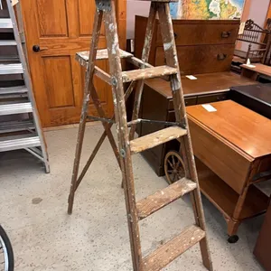 5’ wood step ladder