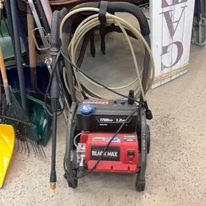 Black Max 1700 psi electric power washer