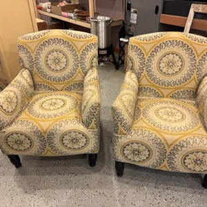 2 sitting chairs