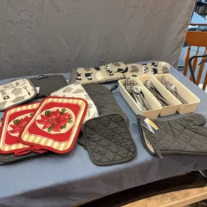 Silverware & Pot Holders