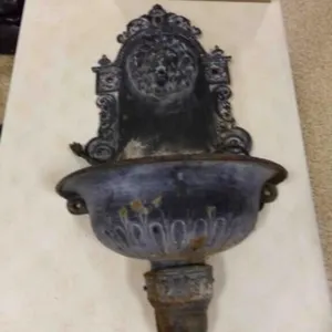 Antique Style Cast Iron Lion Head Wall Fountain