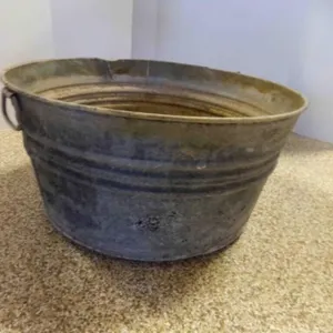 Vintage Galvanized Metal Wash Tub - 24½" Diameter