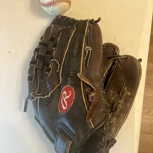 Rawlings baseball glove WBG130 13inch and tball