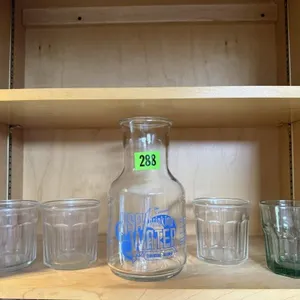 Drinking water carafe, drinking glasses (4)