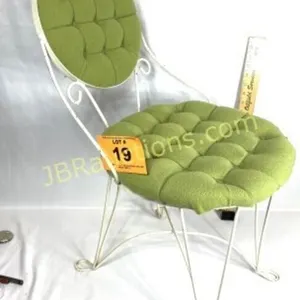 DRESSING CHAIR
