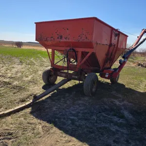Kilbros 375 Gravity Box on EZ-Trail Running Gear with Westfield Hydraulic Drill Fill Auger with Brus