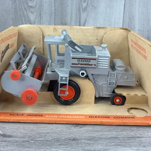 Allis-Chalmers Gleaner G Combine, 1/32, Ertl