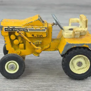 Allis-Chalmers B-110 Lawn & Garden Tractor, 1/16, Ertl