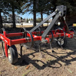 5’ 3pt Buhler Farm King Cultivator w/ 7” Sweeps & Chisels,  Bought New