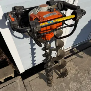 Stihl BT121 Dirt Auger w/ 8” and 4” Auger  Bits plus extension (W)