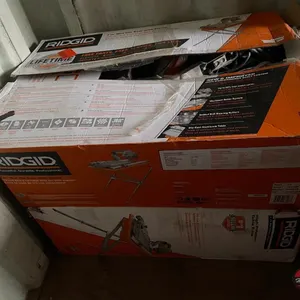 RIDGID 7'' Wet Tile Saw w/ Stand