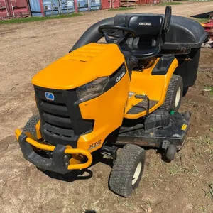 2018 Cub Cadet XT2 Riding Lawn Mower w/ Bagger