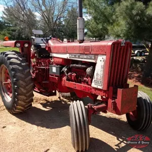 Farmall 806 Tractor - Osceola WI