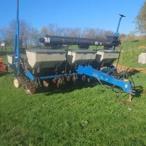 Kinze 2000 Planter - Glenwood City WI