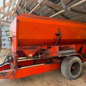 Oswalt TMR Mixer - Clayton WI