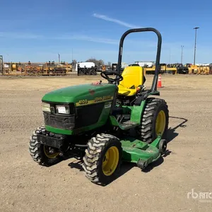 2001 John Deere 4100 4WD Utility Tractor