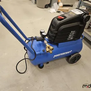 Mastercraft 8-Gallon Air Compressor
 UNRESERVED