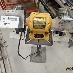 DeWalt DW758 8" Bench Grinder
 UNRESERVED