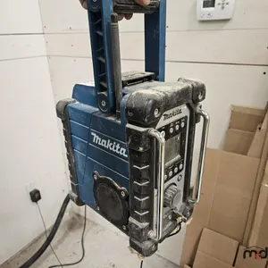 Makita LXRMO2 Stereo
 UNRESERVED