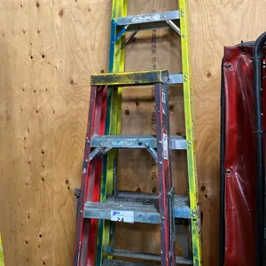 2 LADDERS 6' & 8'