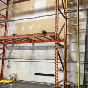 FEATHERLITE 6232, 32' INDUSTRIAL EXTENSION LADDER