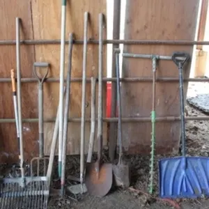 Shovels, Hoe, Potato Fork & More Garden Tools