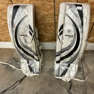 Reebok Sr 7K Hockey Goalie Pads, Size Undetermined