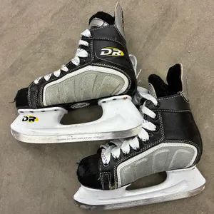 DR Sonic 150 Hockey Skates, Size 12 jr
