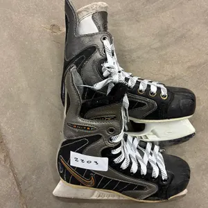 Nike Ignite5 Hockey Skates, Size 2 1/2