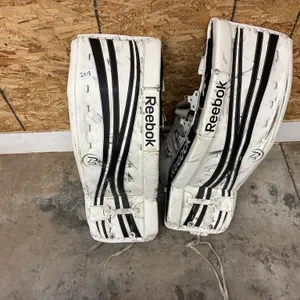 Reebok Sr 14K Hockey Goalie Pads, Size Undetermined