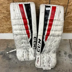 CCM Extreme Flex 850 Hockey Goalie Pads, Size Undetermined