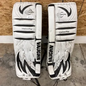Vaughn Velocity Hockey Goalie Pads, Size 32"